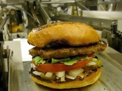 美国公司开发汉堡制作机器人 一小时做360个汉堡